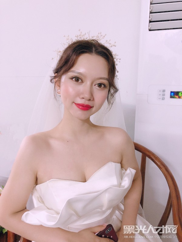 保女士个人作品