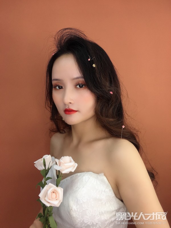 方女士个人作品